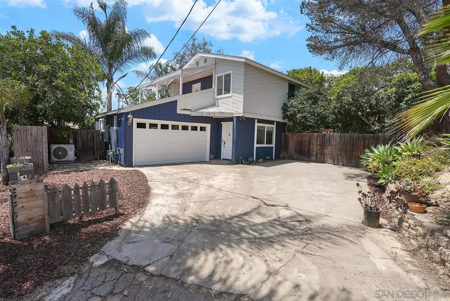 1912 Shirley Ln