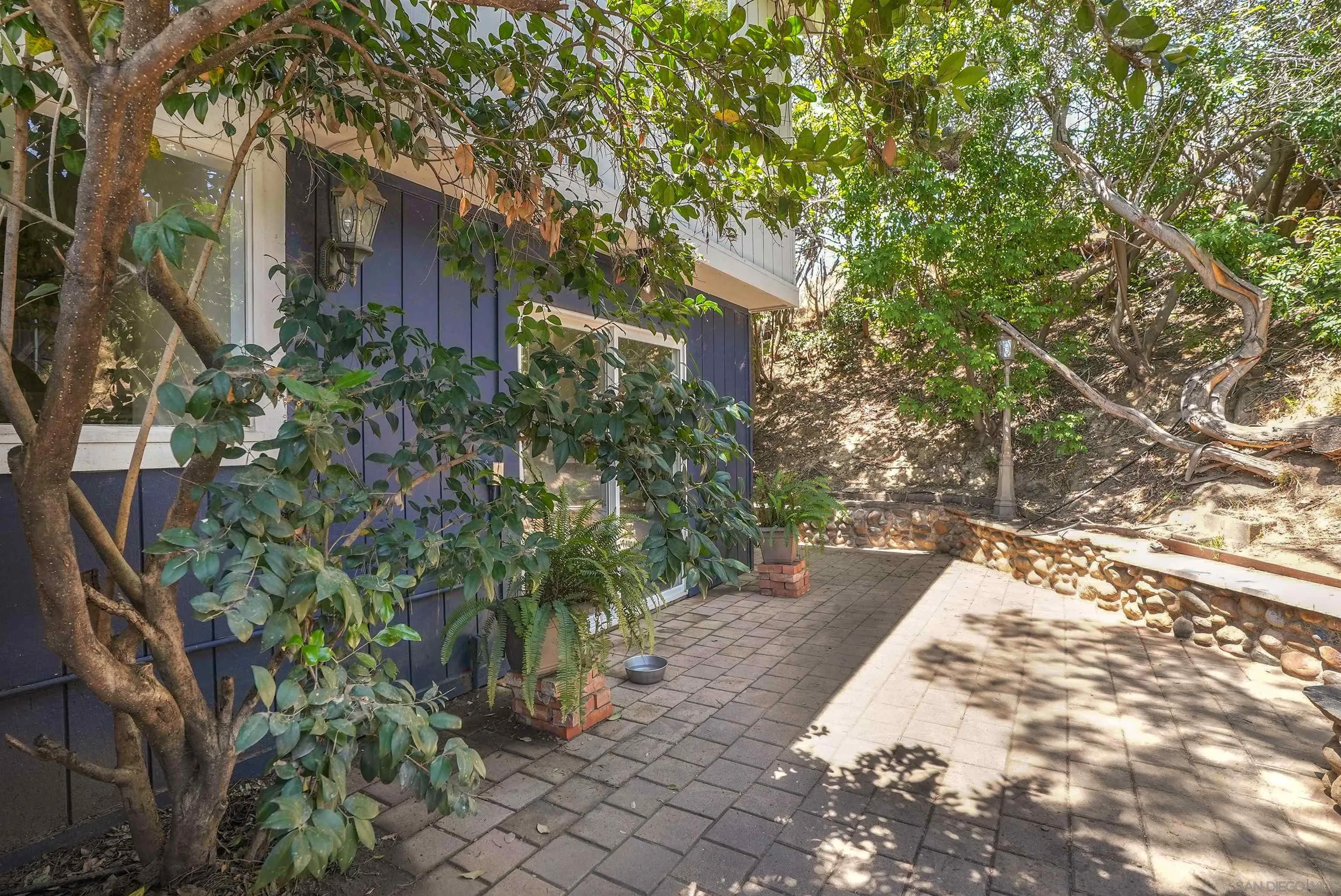 1912 Shirley Ln