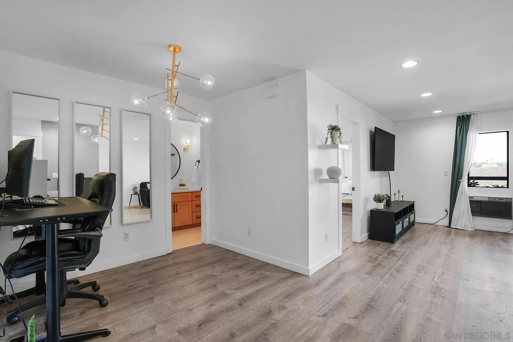 6930 Hyde Park Dr Unit 218