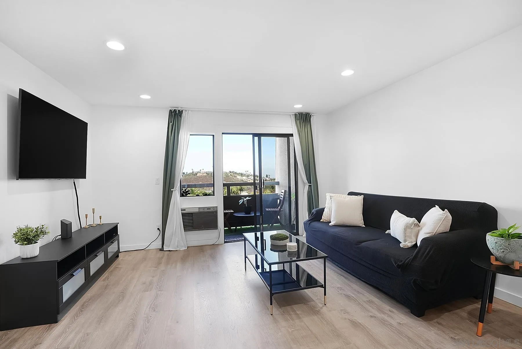 6930 Hyde Park Dr Unit 218