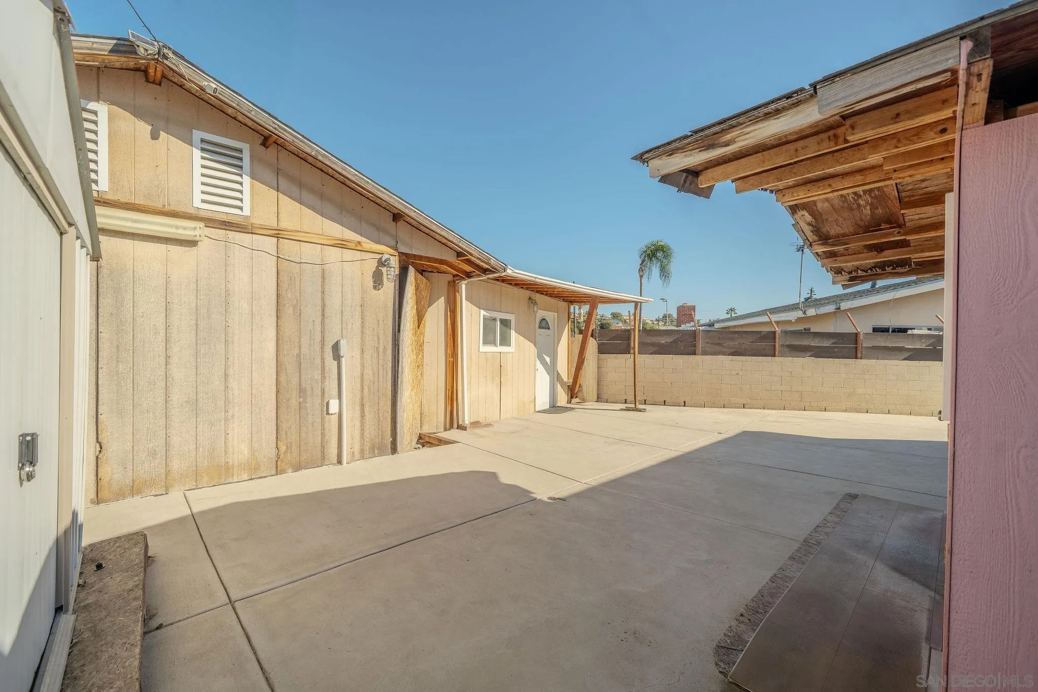 2361 Calle Tortuosa
