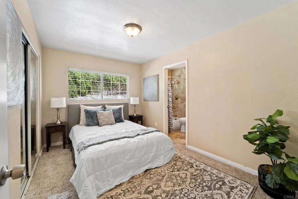 904 La Presa Avenue