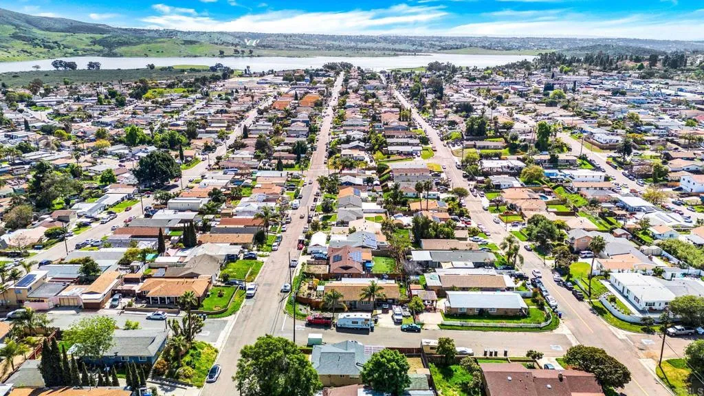 904 La Presa Avenue