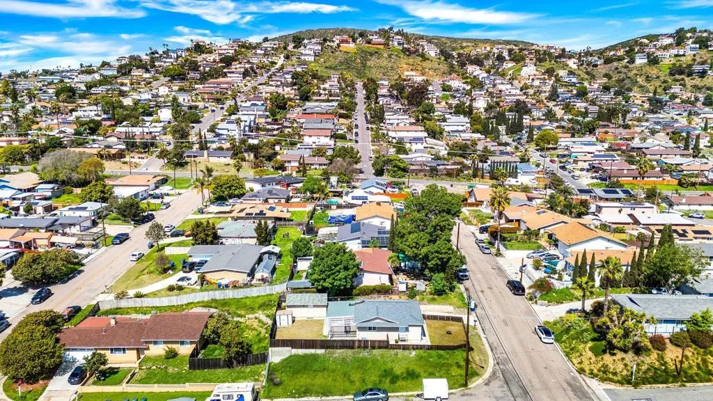 904 La Presa Avenue