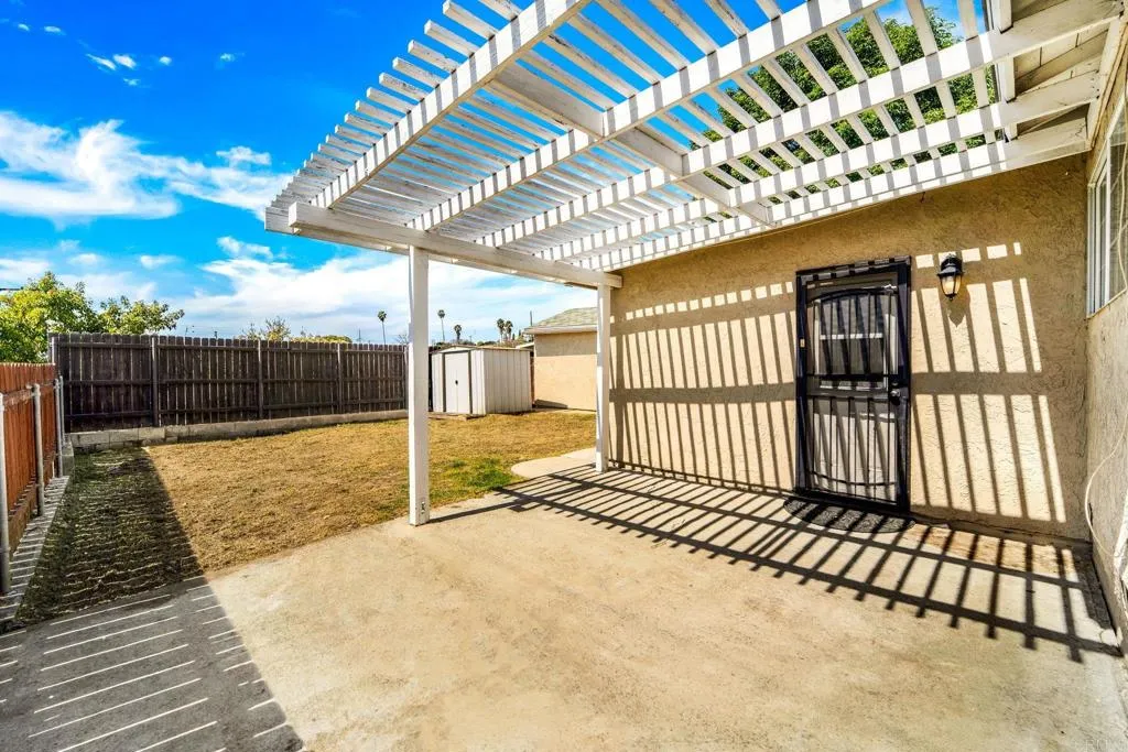 904 La Presa Avenue