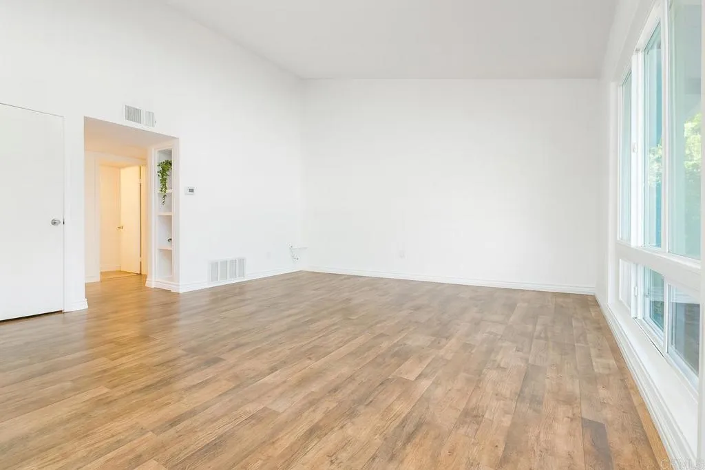 1817 E Grand Avenue Unit 56