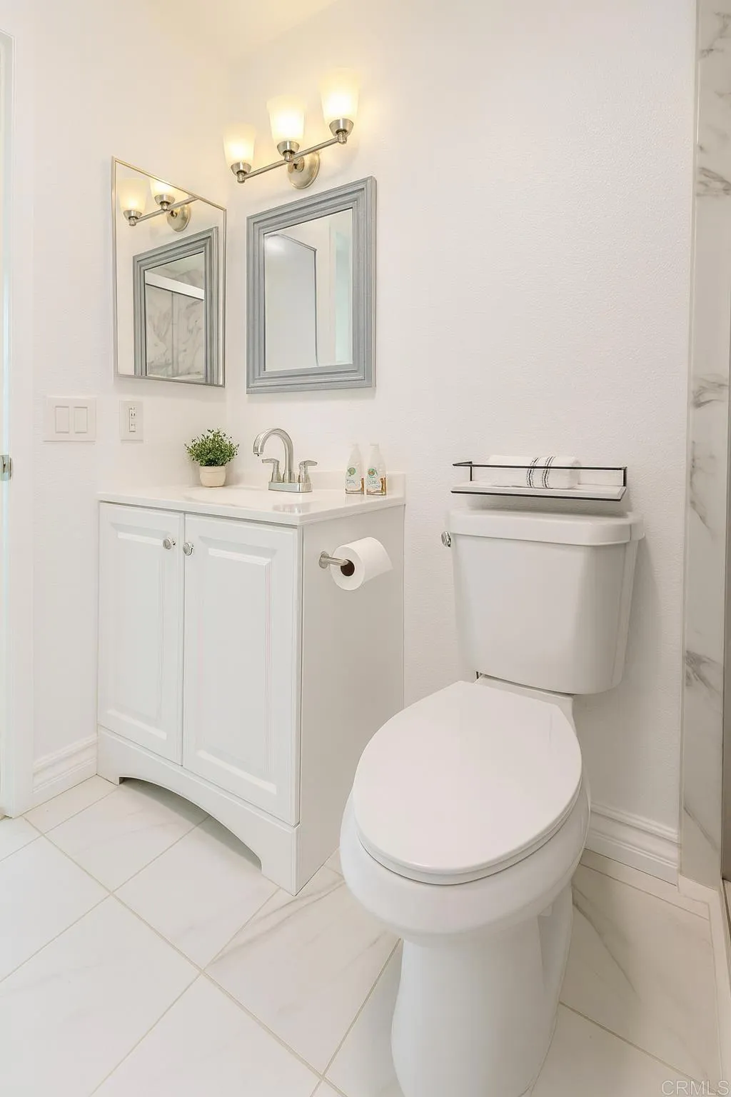 1817 E Grand Avenue Unit 56