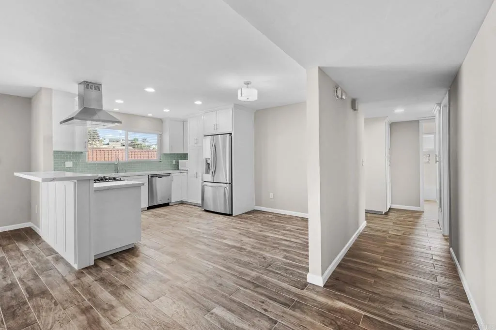 6415 Hayward Way