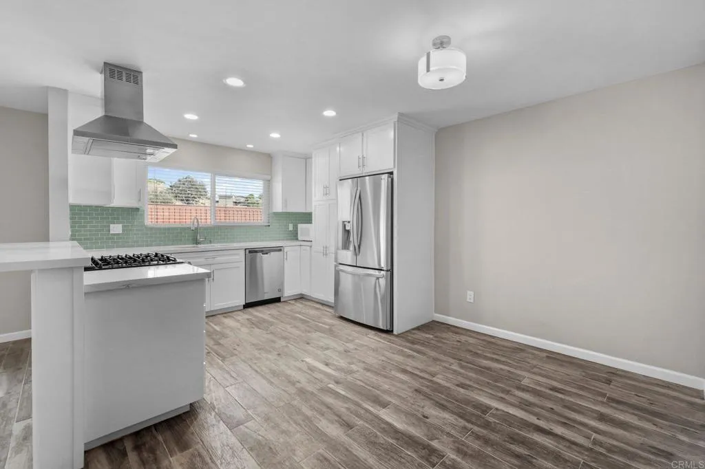 6415 Hayward Way