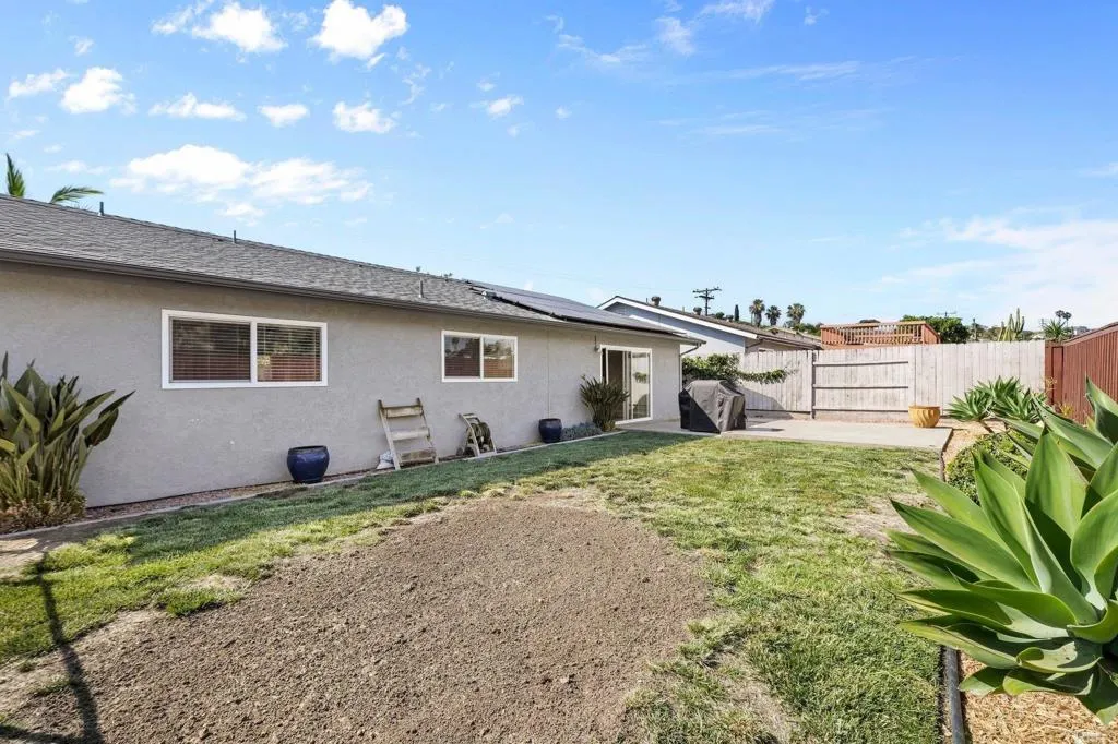 6415 Hayward Way