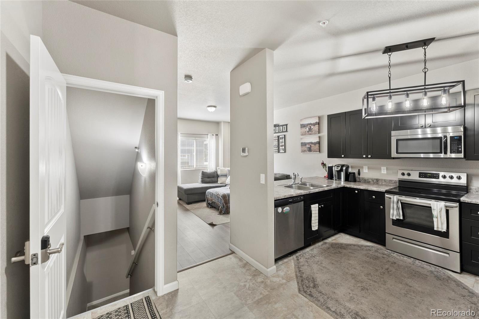 4285 Perryville Point