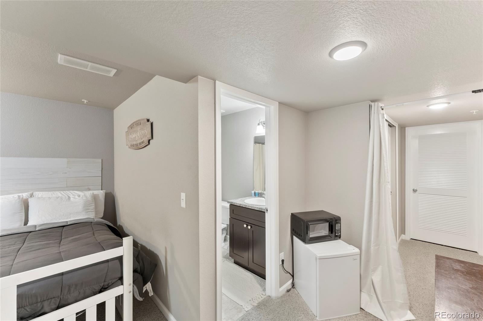 4285 Perryville Point