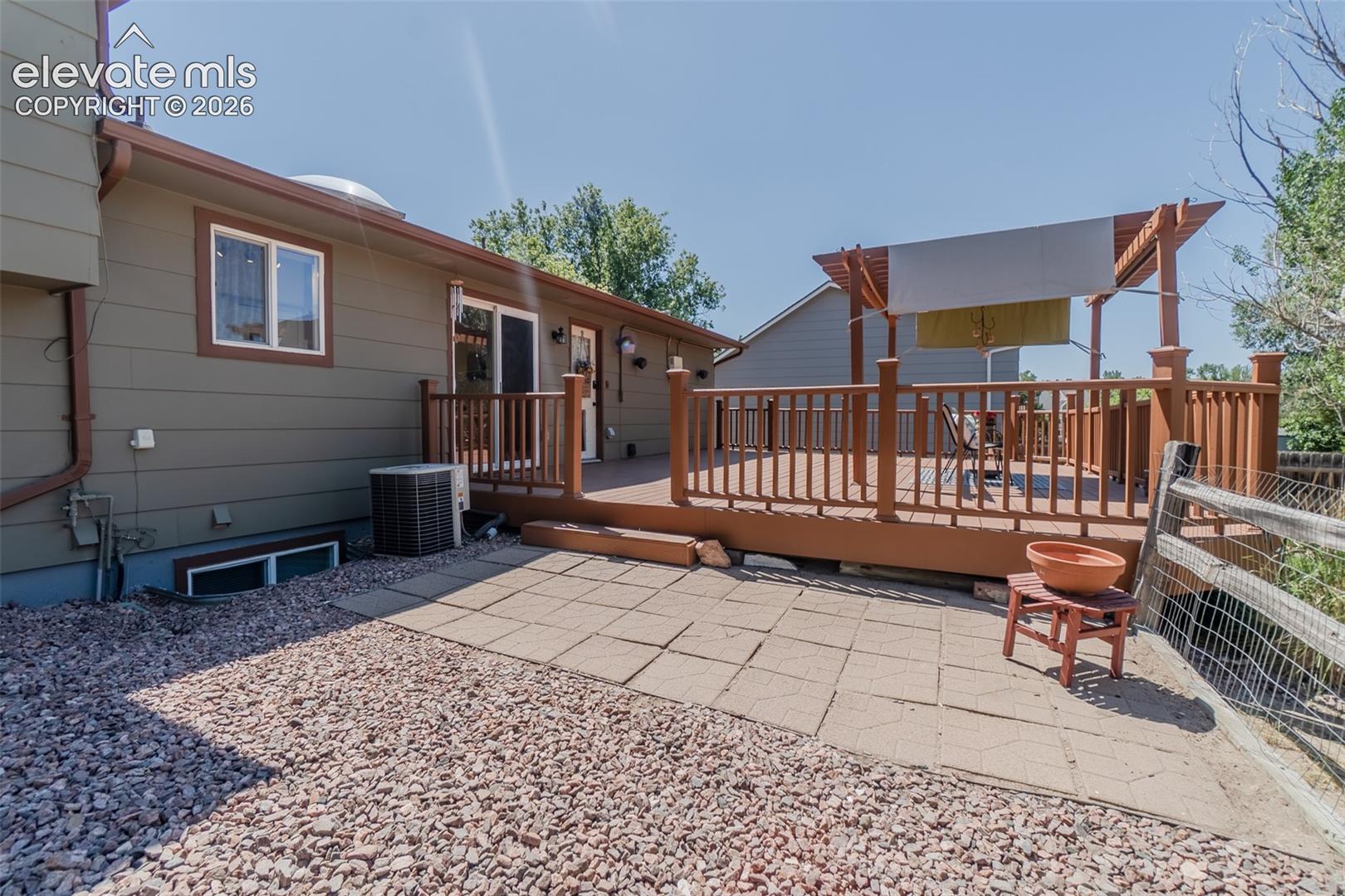 6870 Riverwood Lane