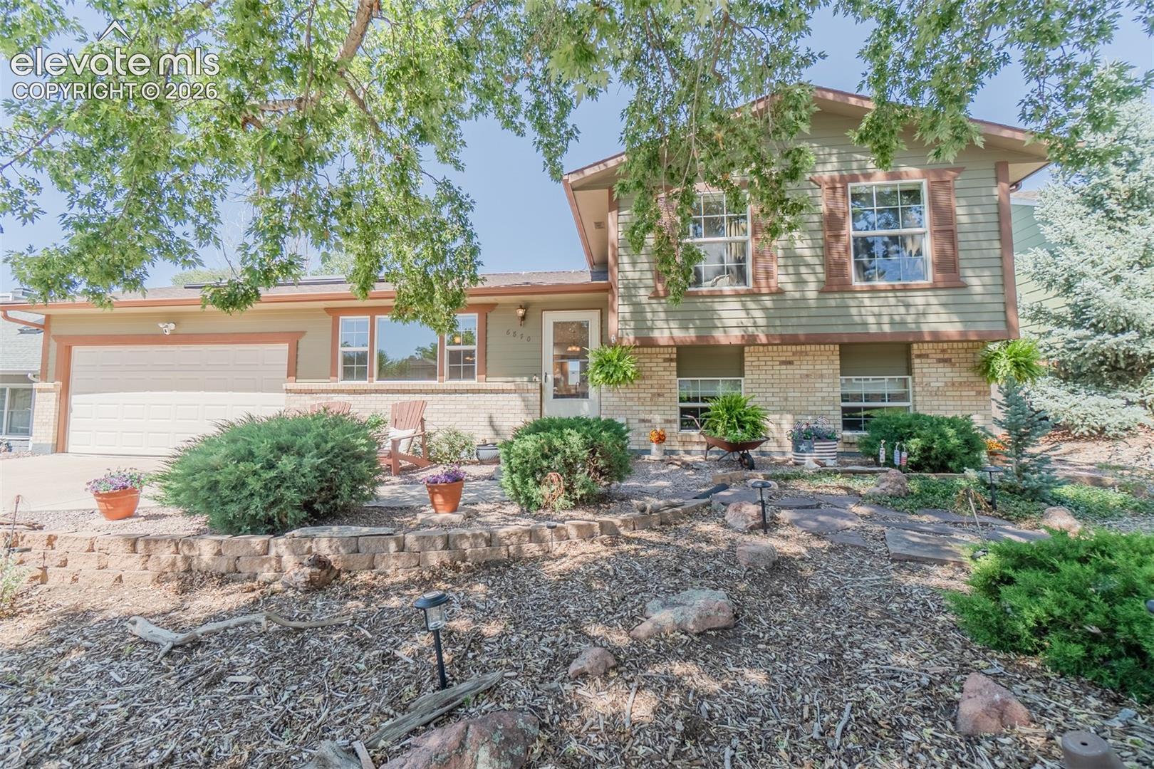 6870 Riverwood Lane