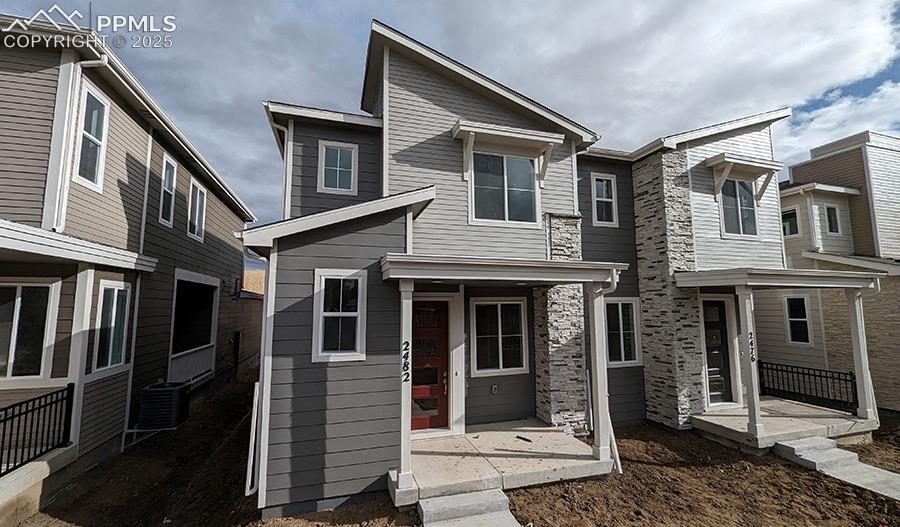 2482 Vanhoutte View