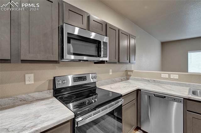 1825 Sandtoft Heights