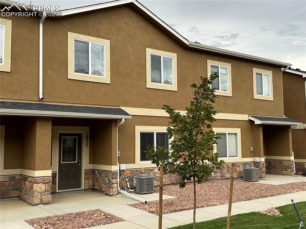 1825 Sandtoft Heights