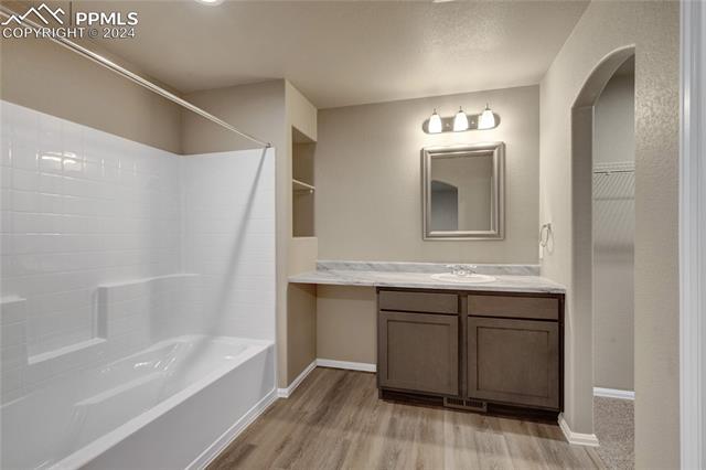 1825 Sandtoft Heights