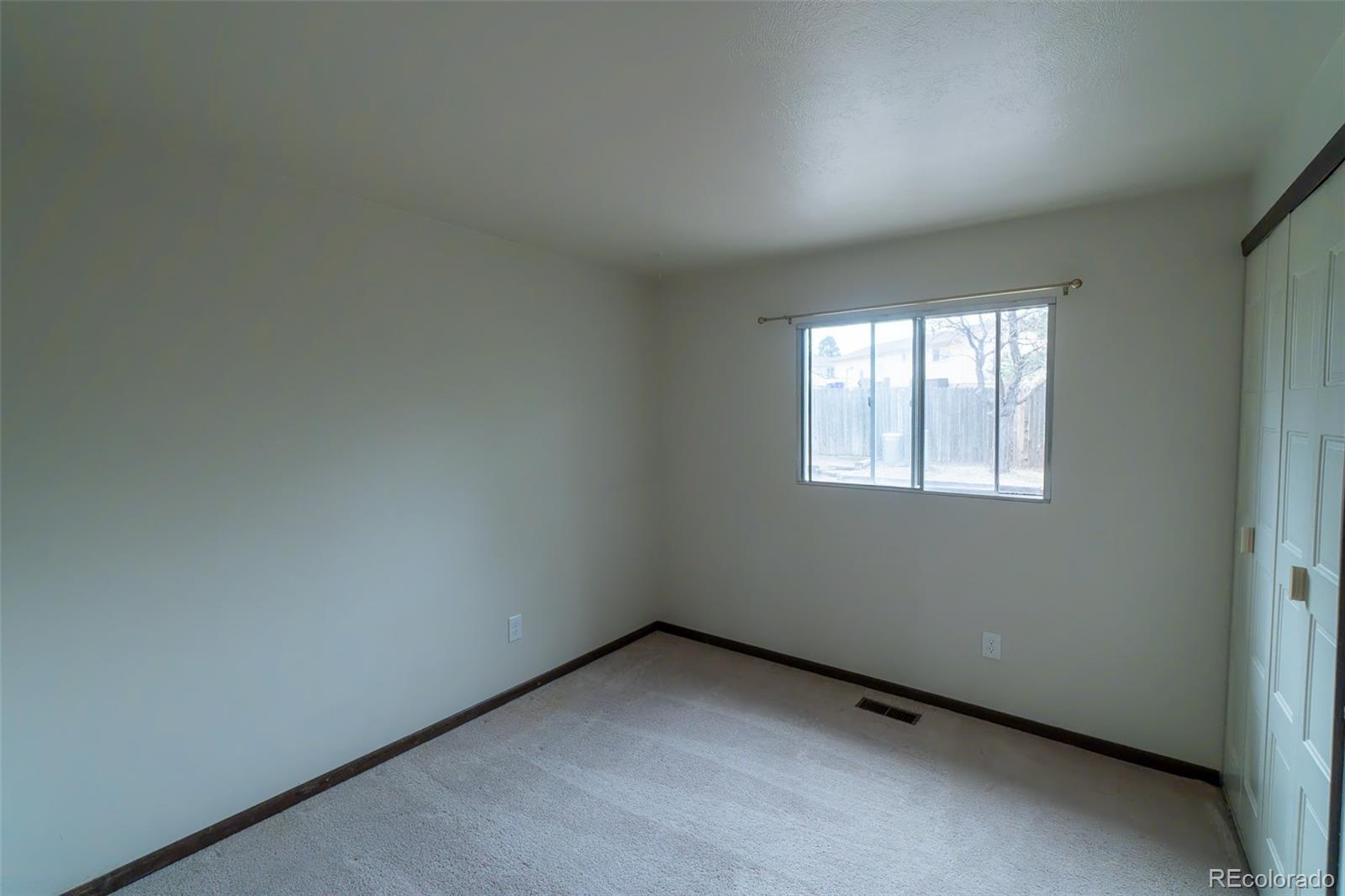 5233 Smokehouse Lane