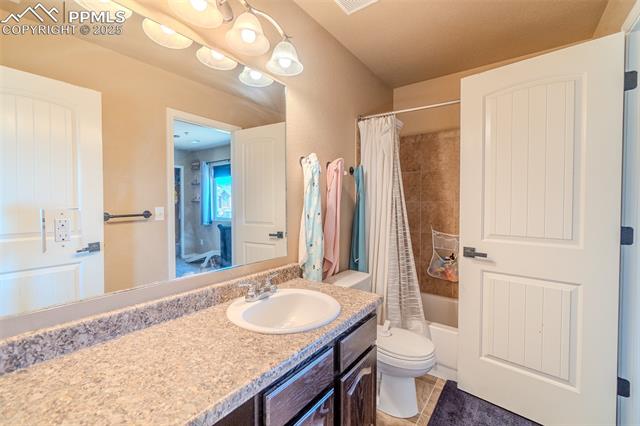 4027 Silver Star Grove