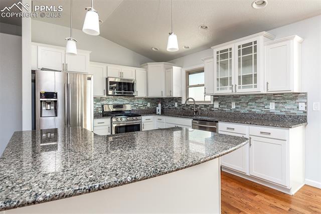 1552 E Escondido Drive