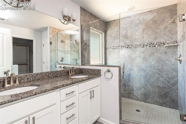 1552 E Escondido Drive