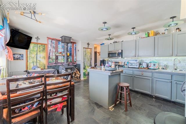 595 High Pasture Road