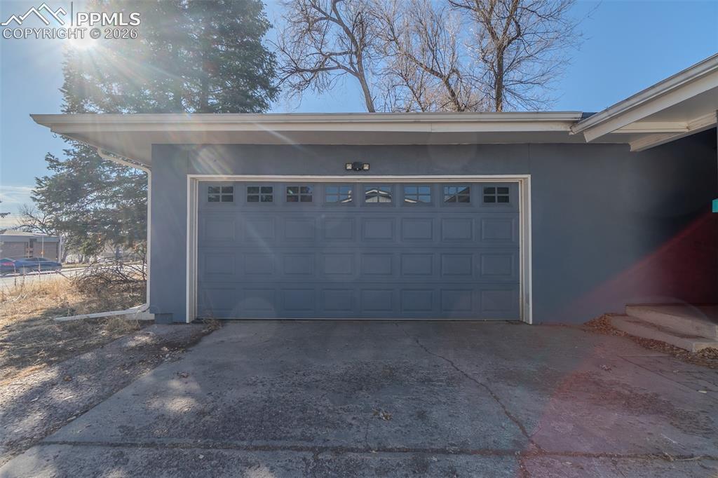 816 S Circle Drive
