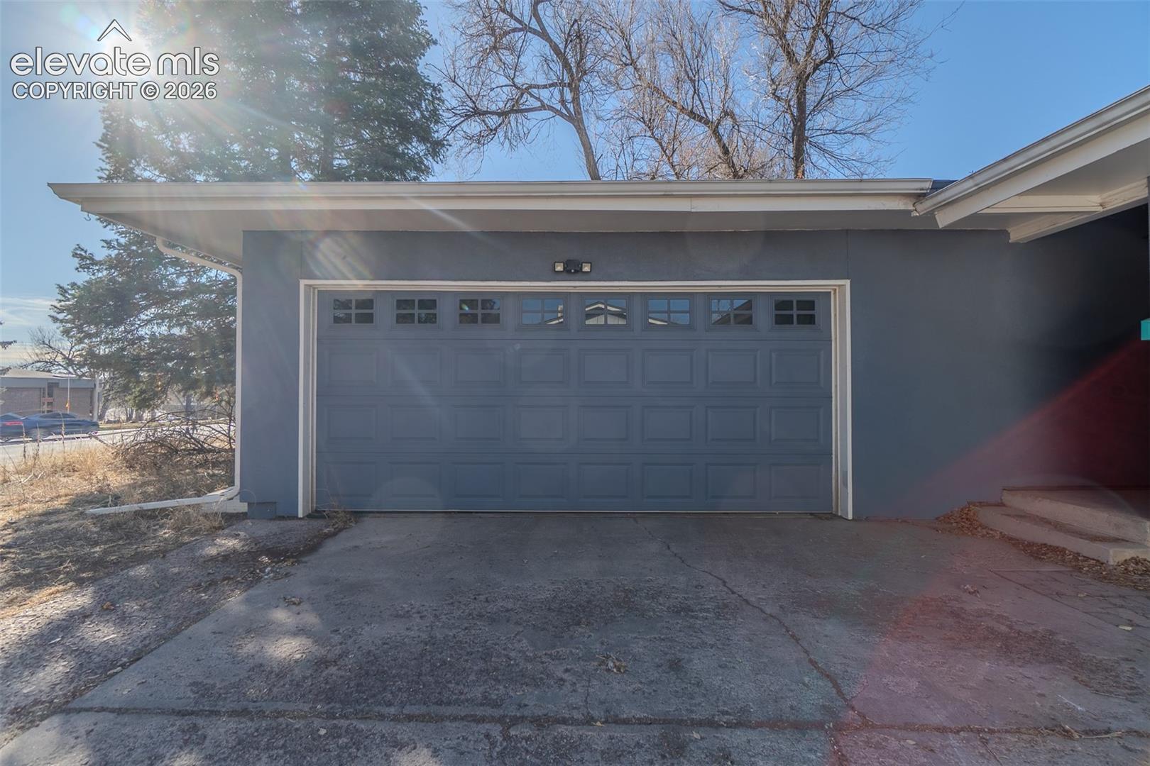 816 S Circle Drive