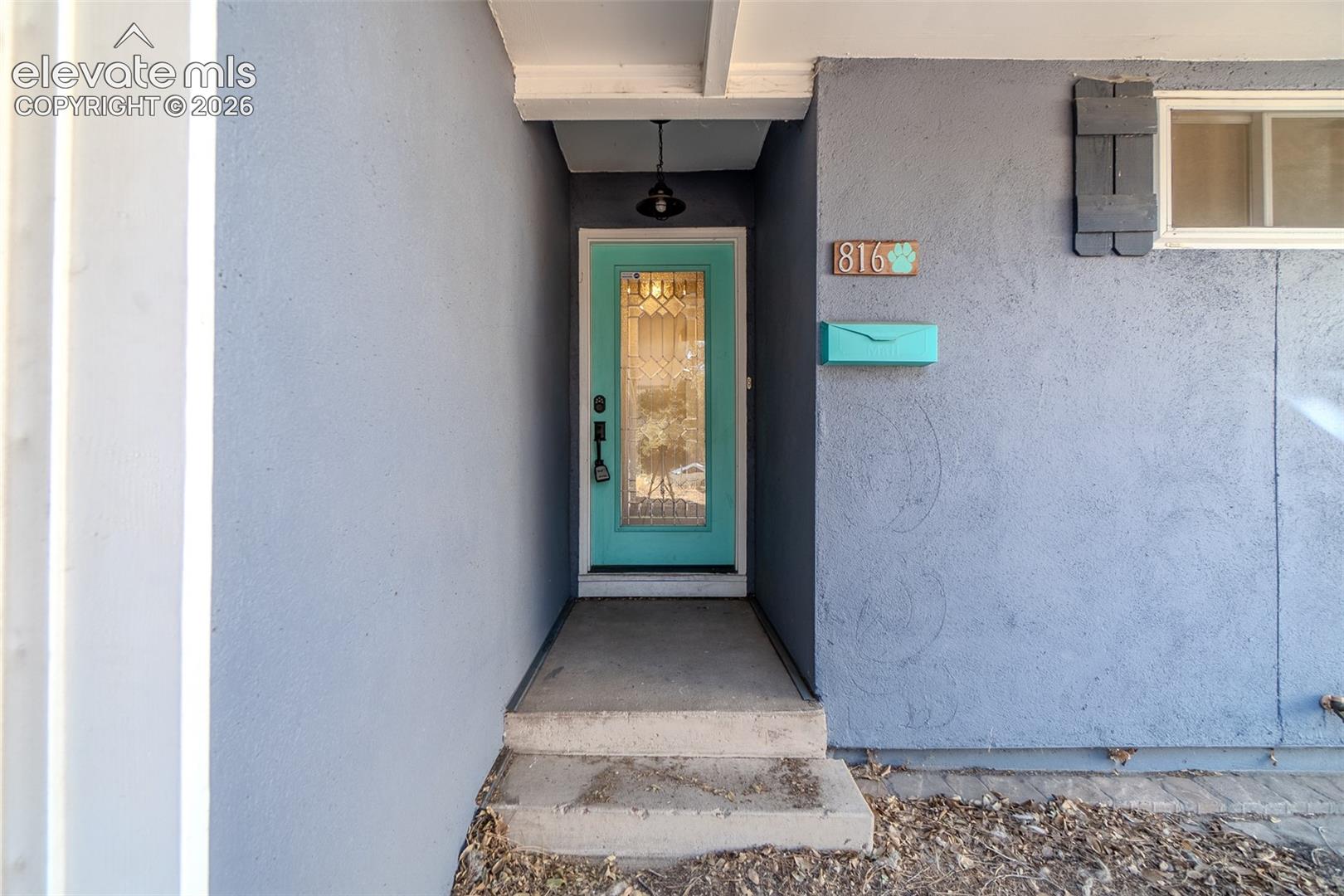 816 S Circle Drive