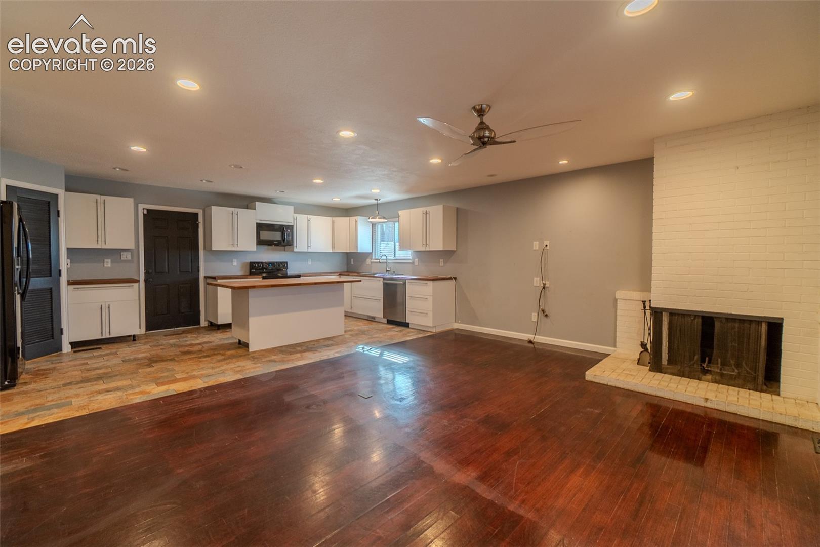 816 S Circle Drive