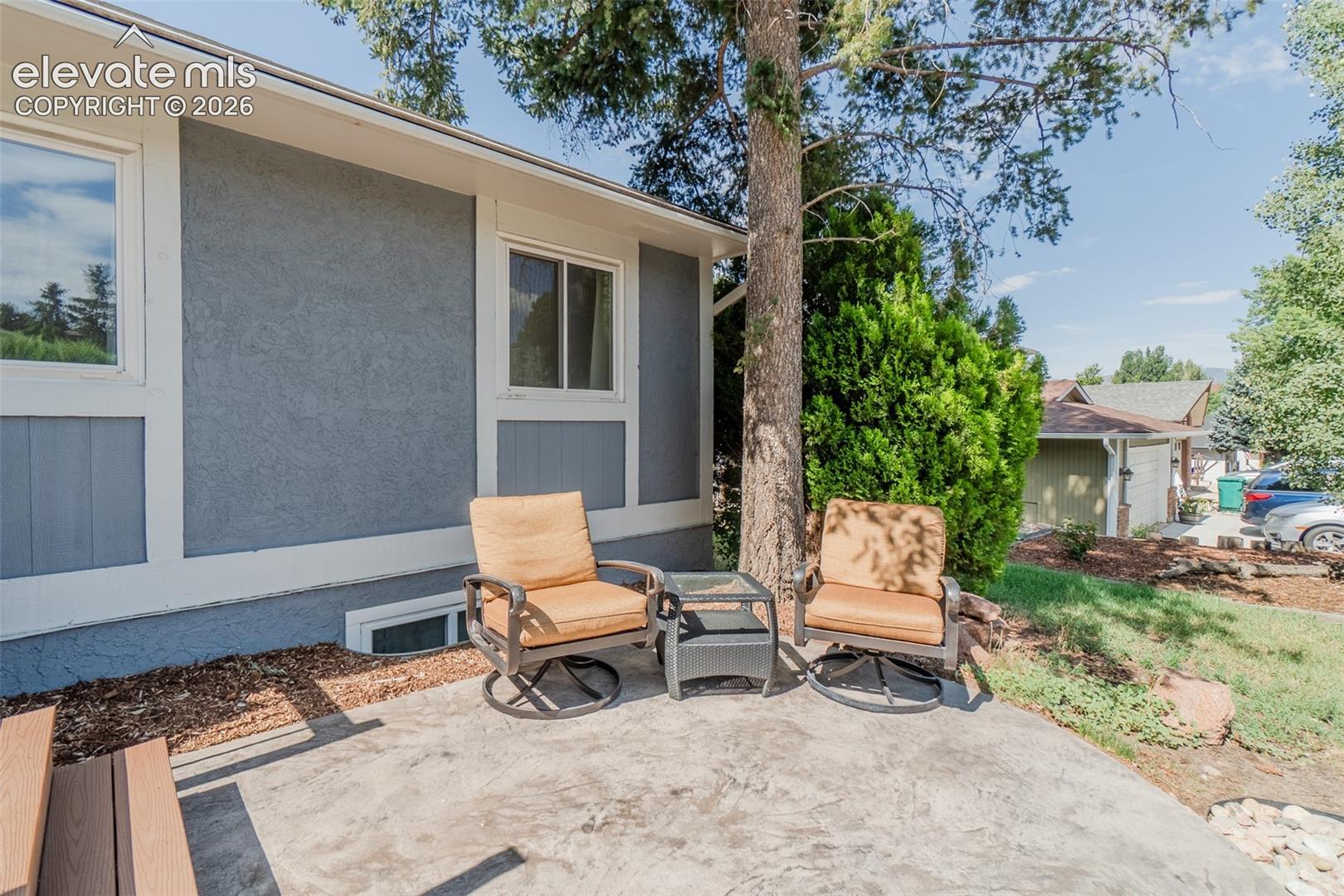 2525 Maroon Bells Avenue