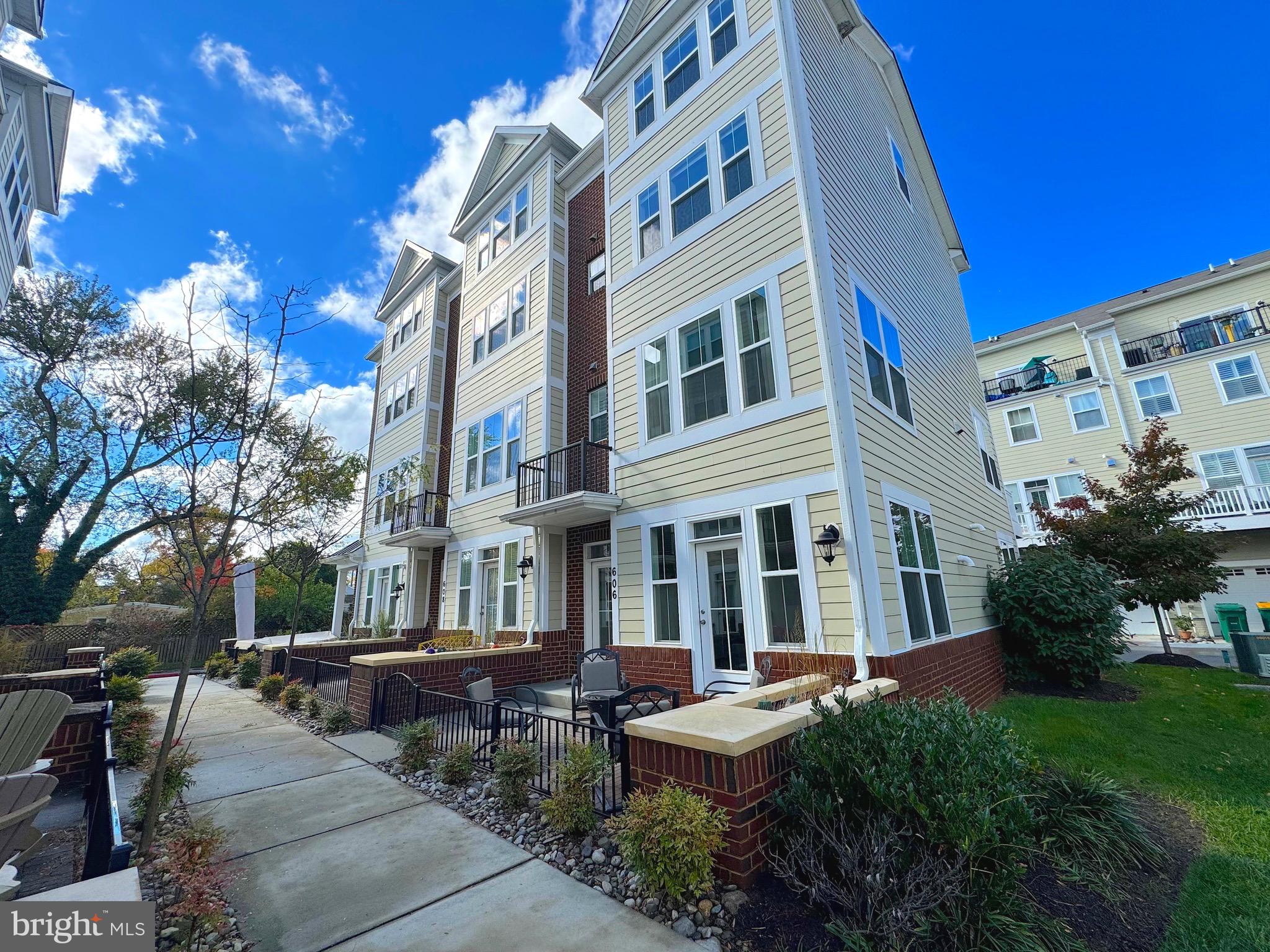 606 JAMES WALKER PLACE