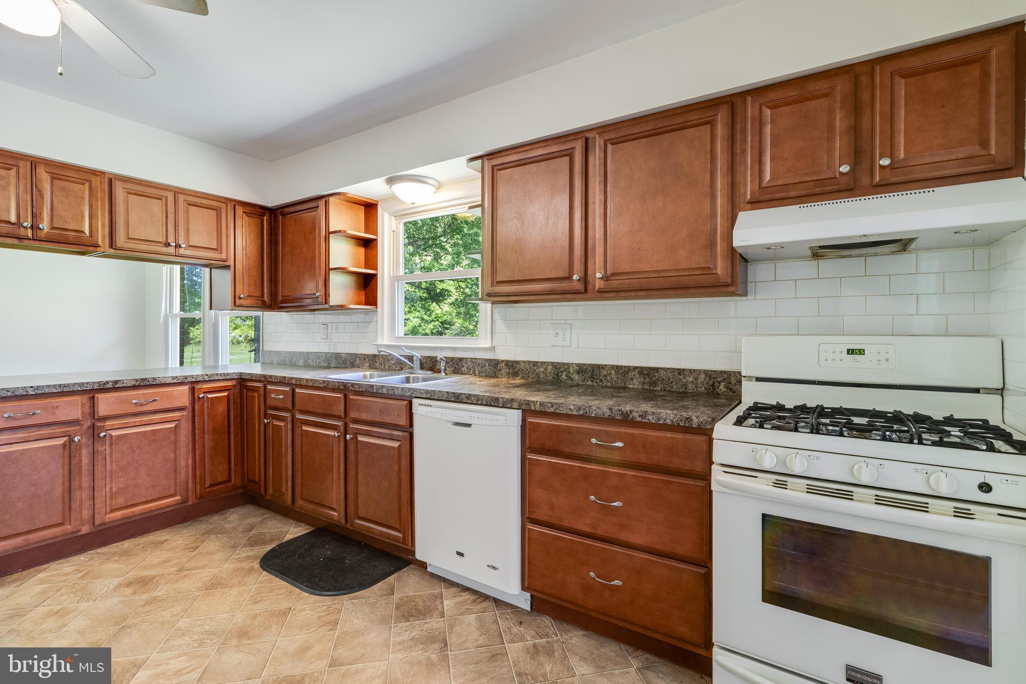 6215 Home Pl