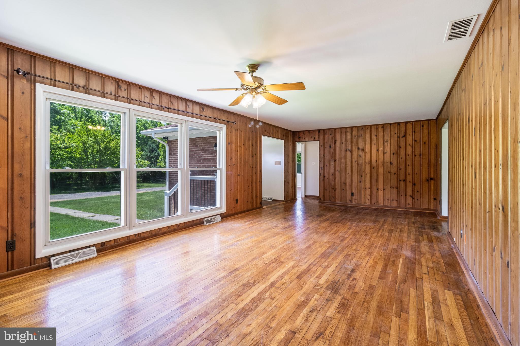 6215 Home Pl