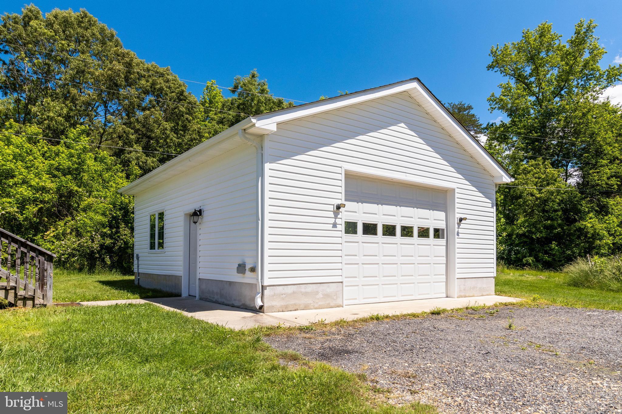 6215 Home Pl