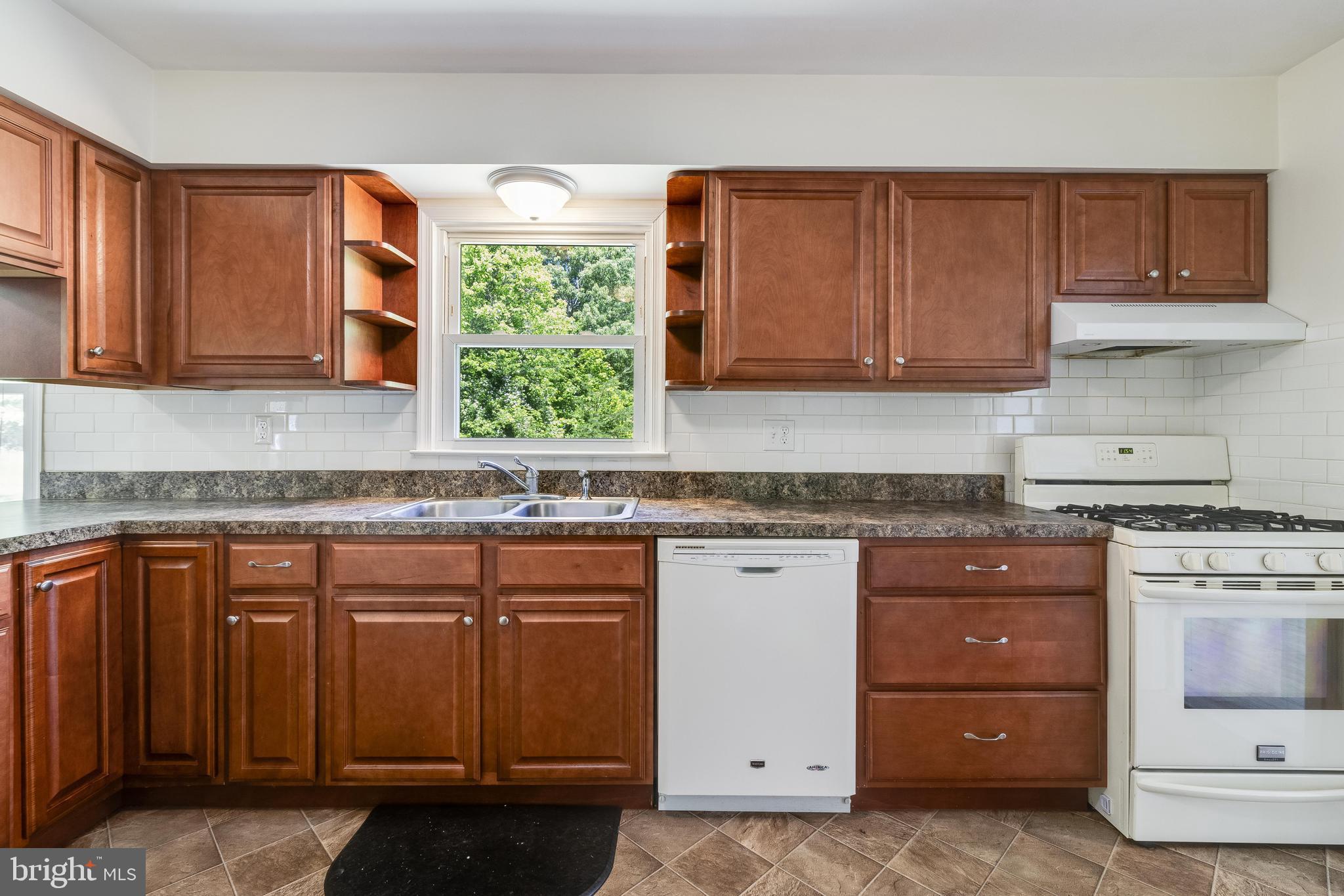 6215 Home Pl