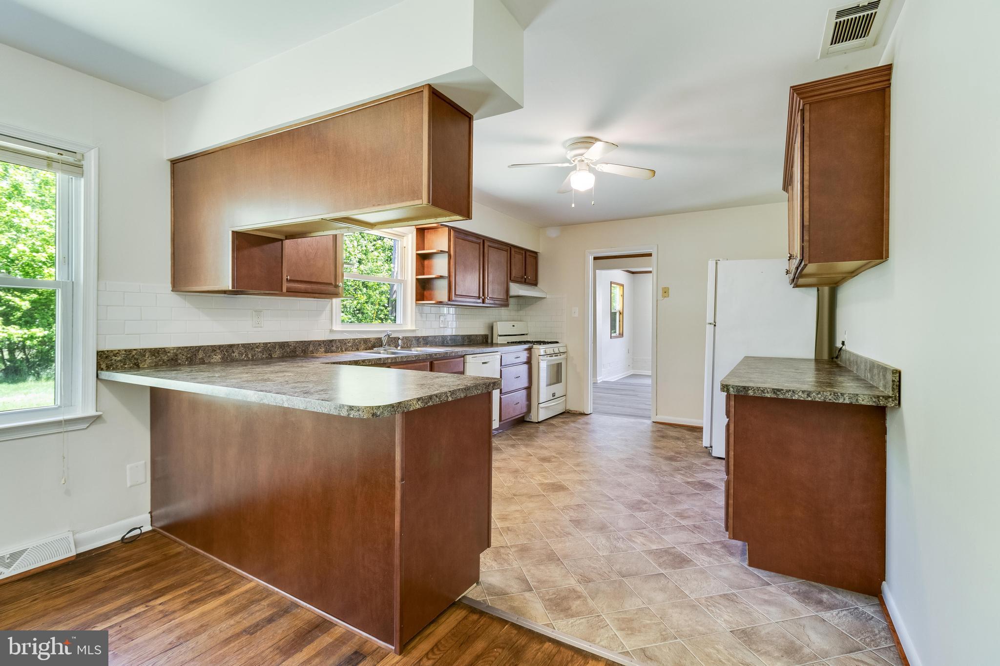 6215 Home Pl