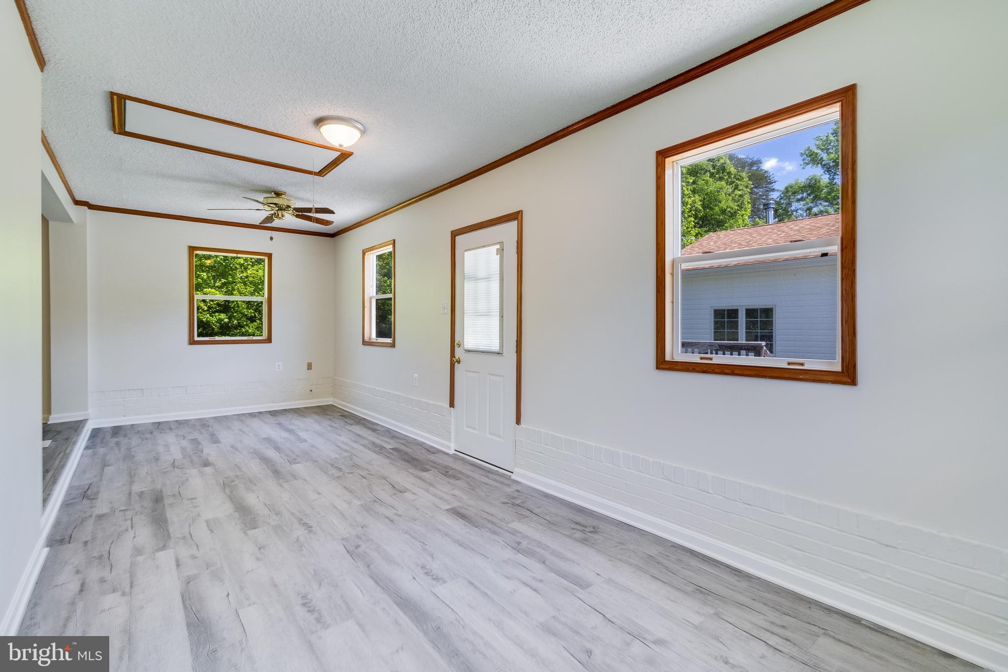 6215 Home Pl
