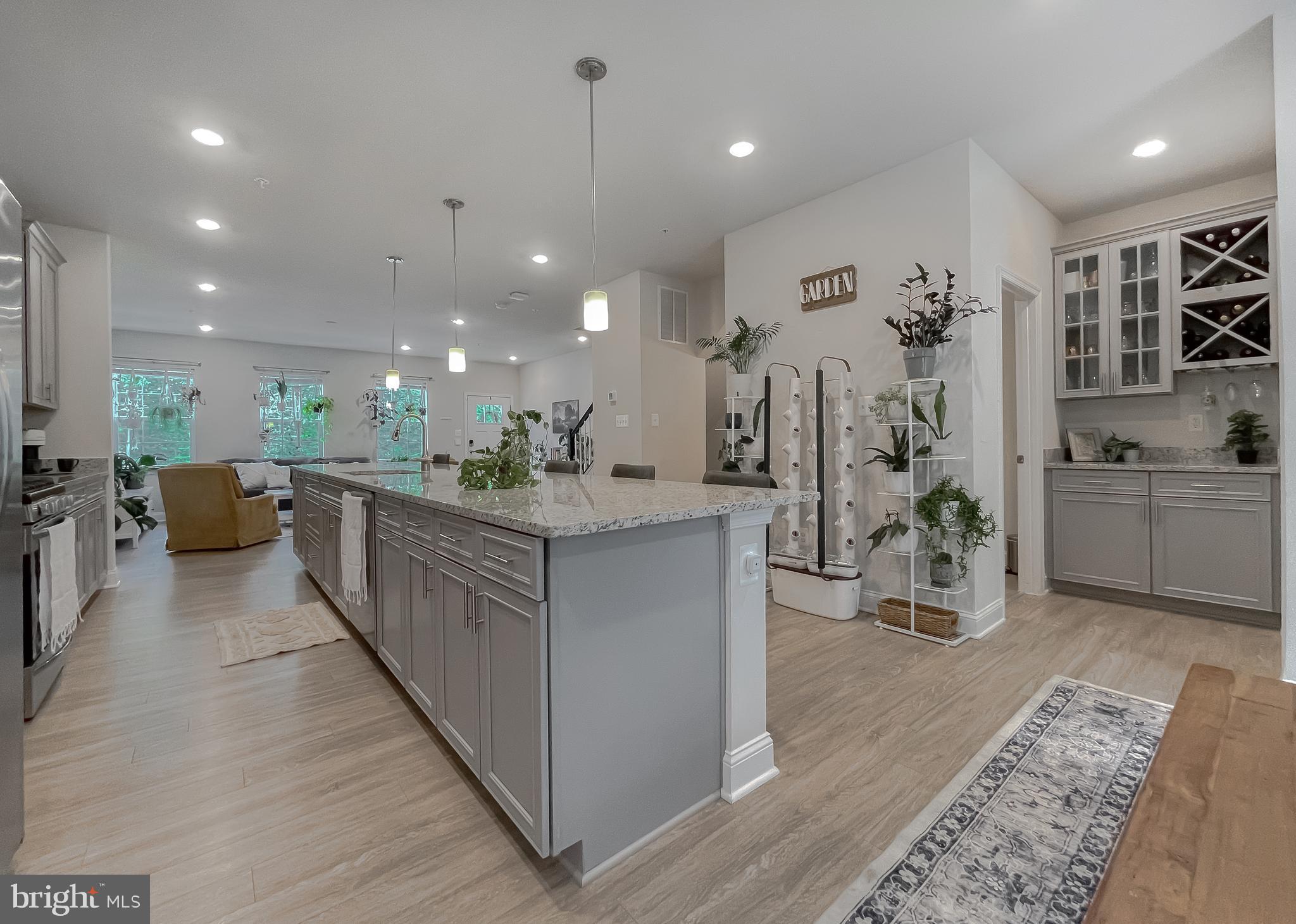 45407 Englewood Way