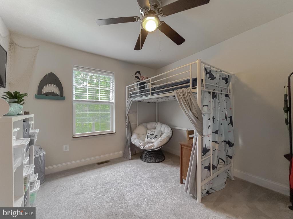 45407 Englewood Way