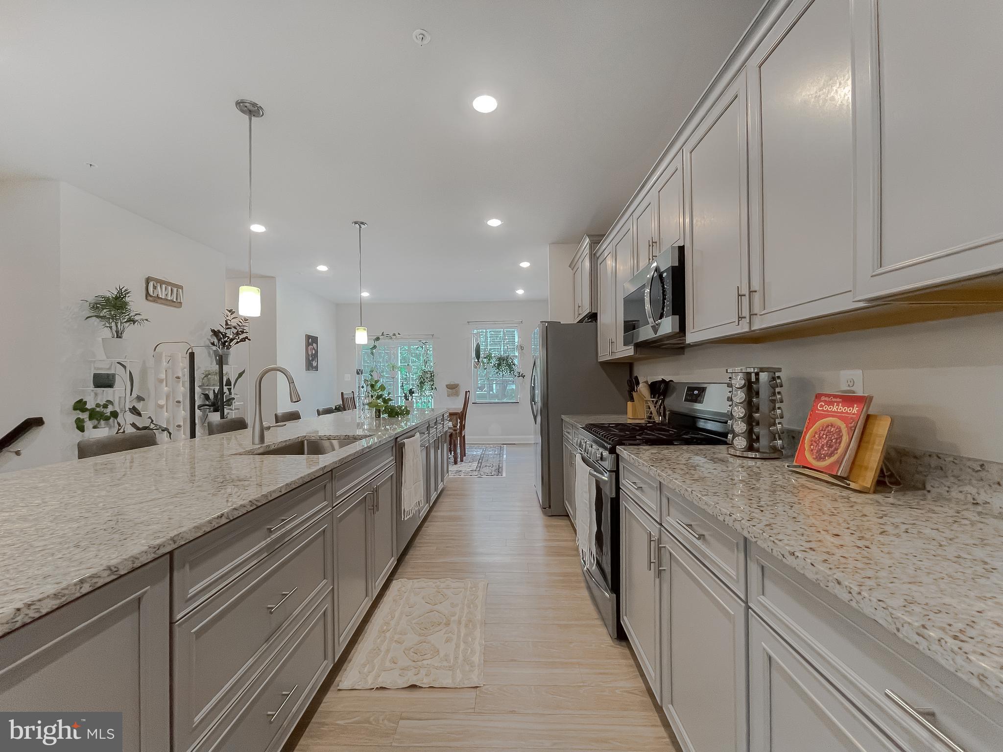 45407 Englewood Way