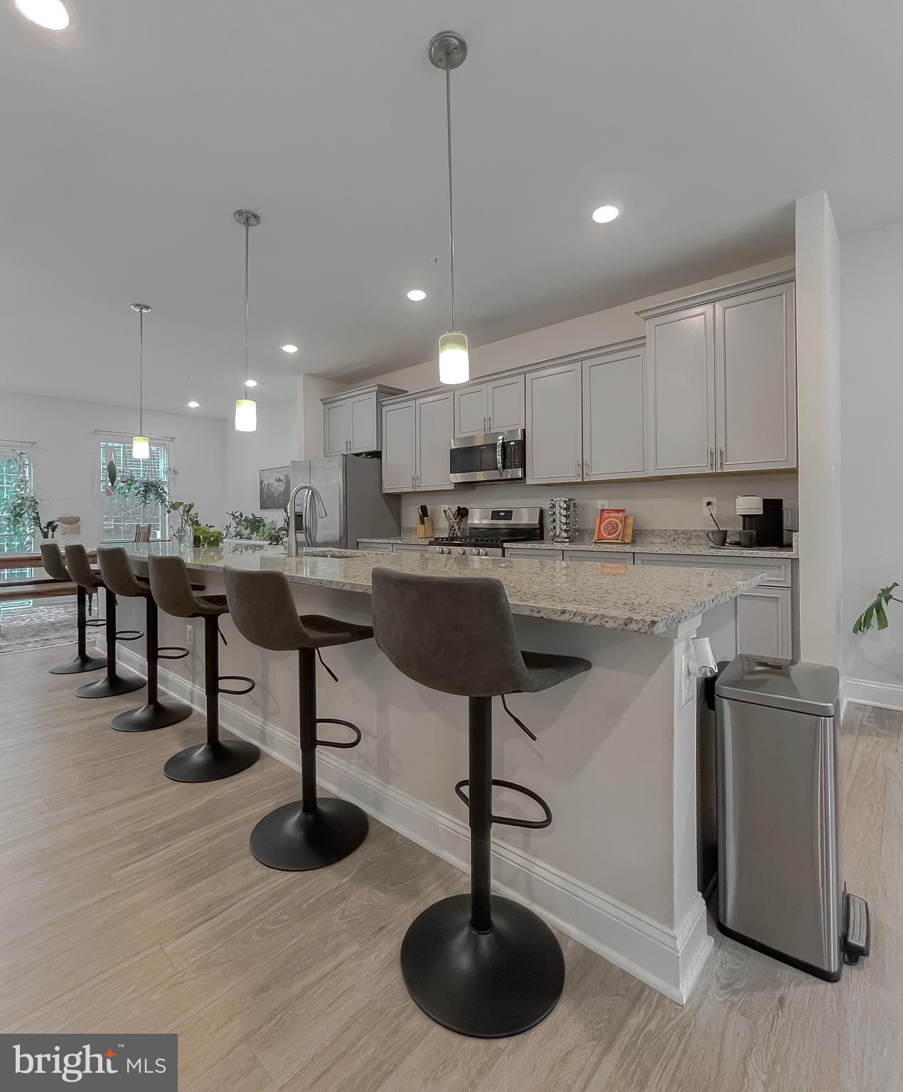 45407 Englewood Way