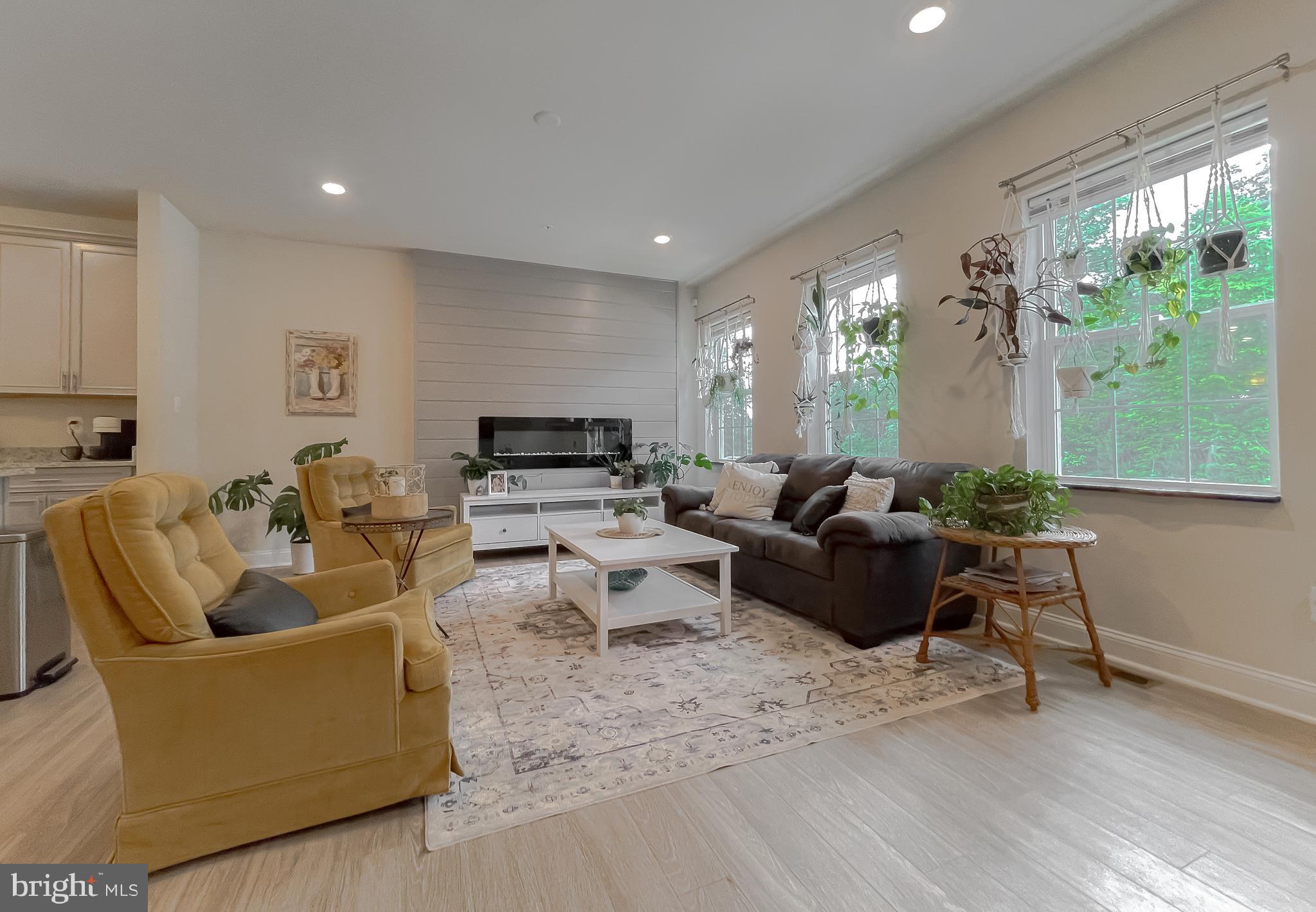 45407 Englewood Way