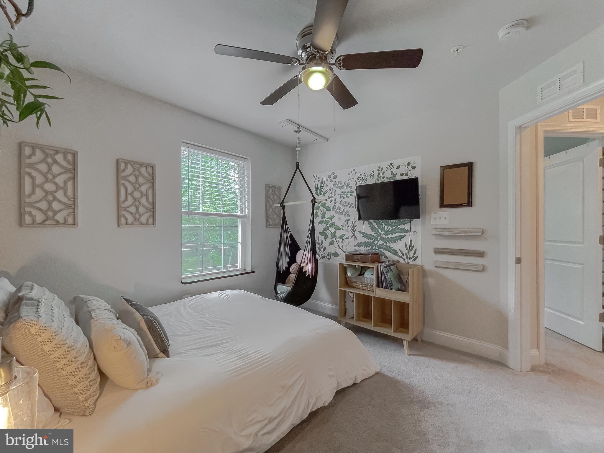 45407 Englewood Way