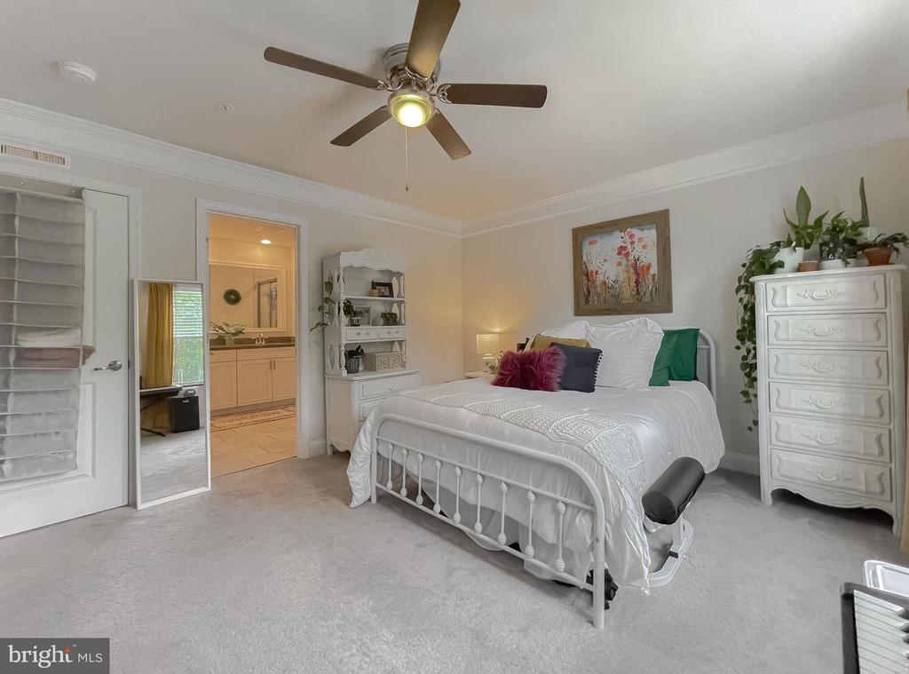 45407 Englewood Way