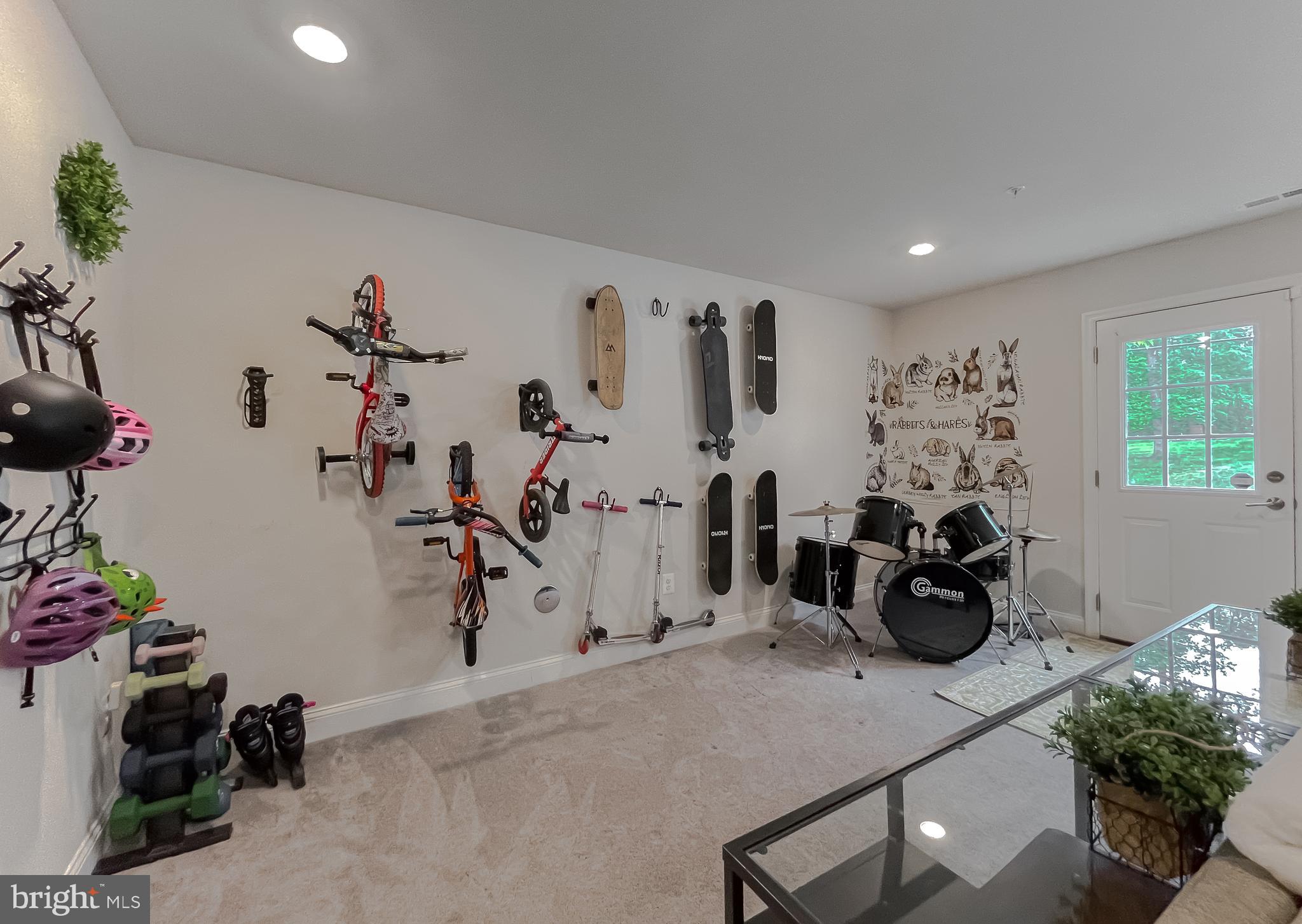 45407 Englewood Way