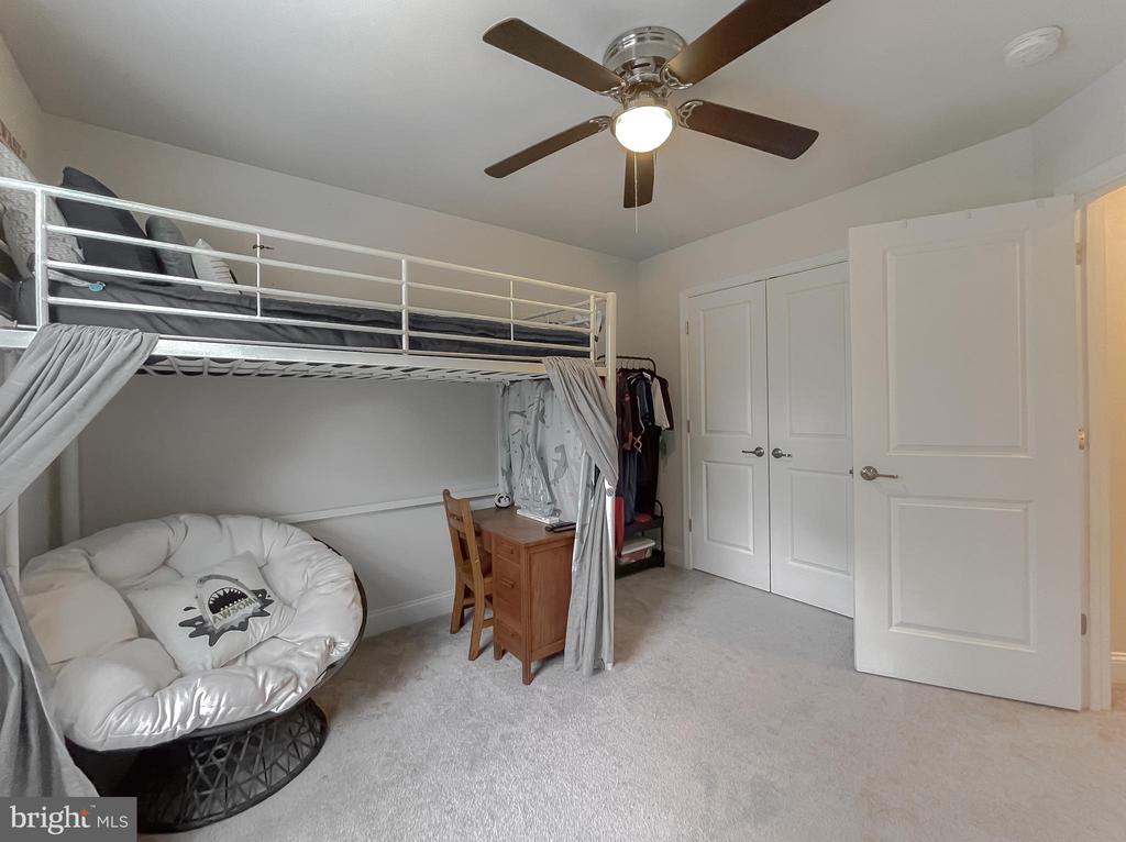 45407 Englewood Way