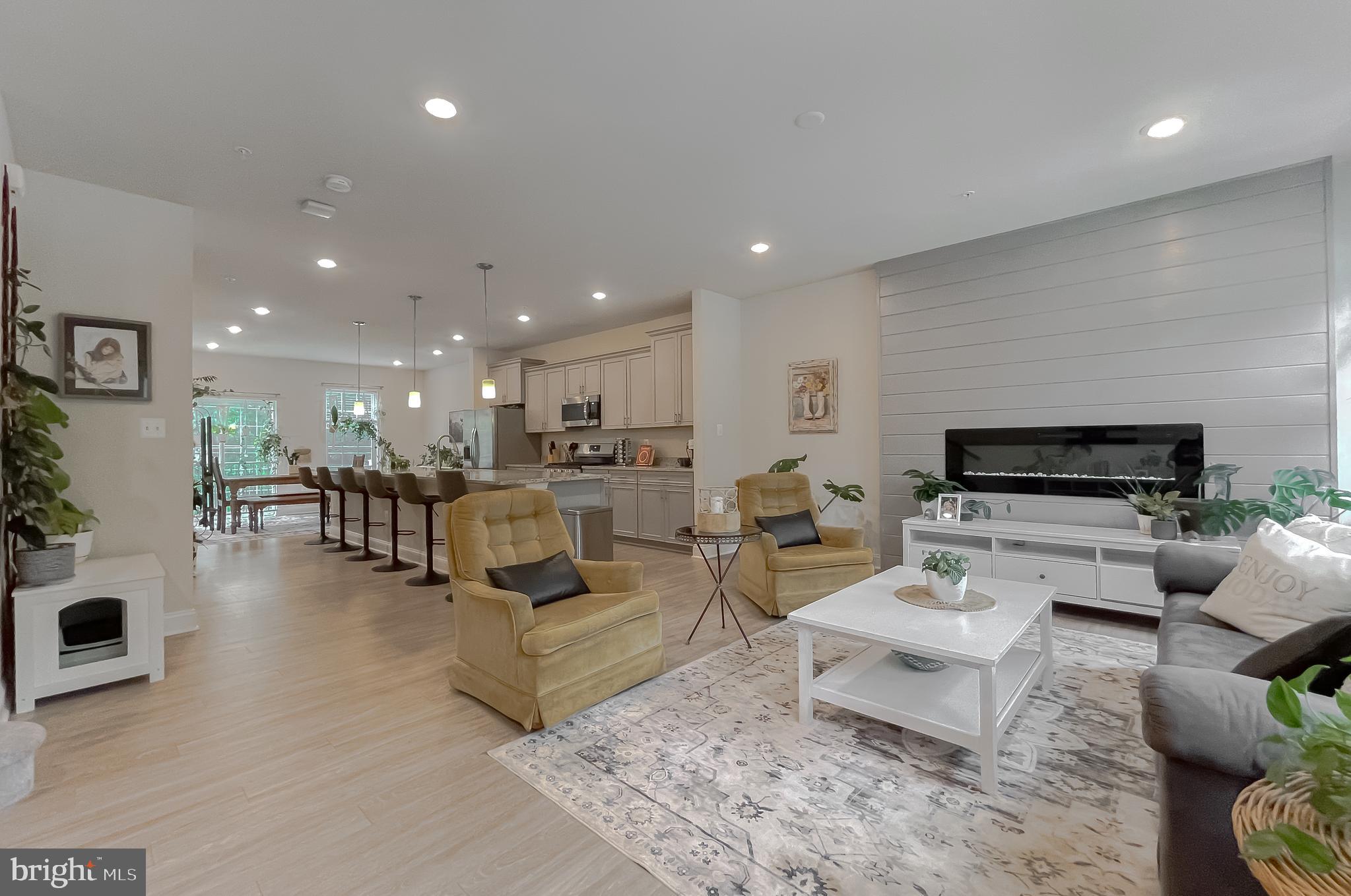 45407 Englewood Way