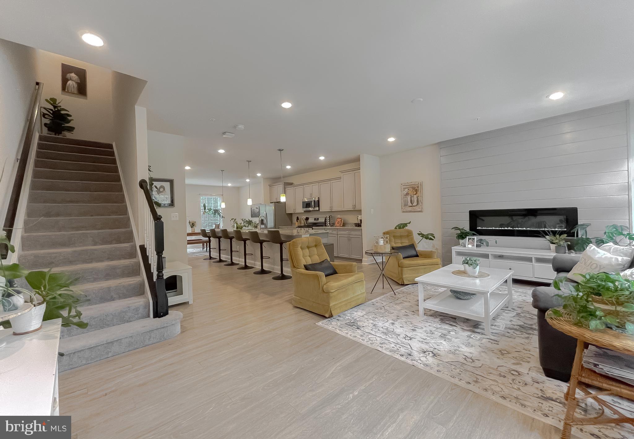 45407 Englewood Way